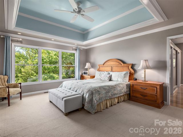 126 Stonebridge Drive, Hendersonville, NC 28739