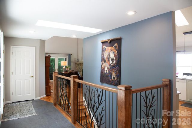 126 Stonebridge Drive, Hendersonville, NC 28739