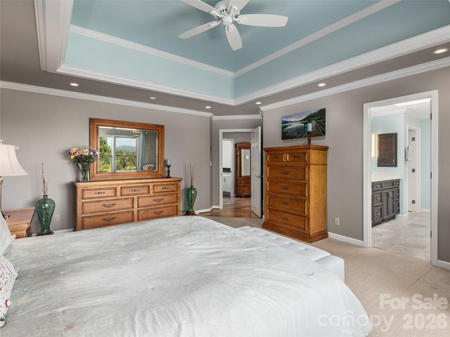 126 Stonebridge Drive, Hendersonville, NC 28739