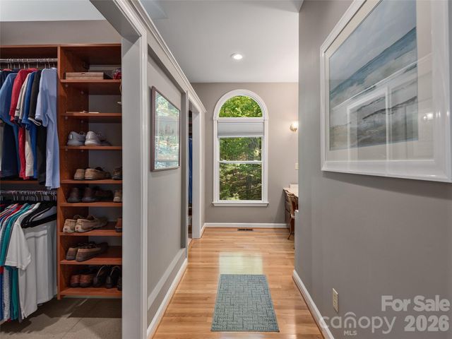 126 Stonebridge Drive, Hendersonville, NC 28739