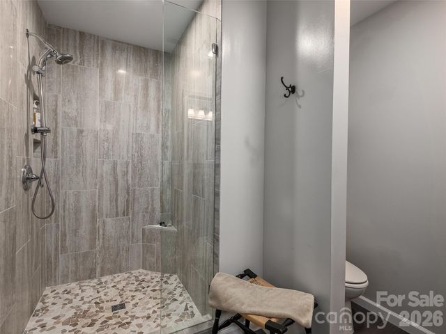 126 Stonebridge Drive, Hendersonville, NC 28739