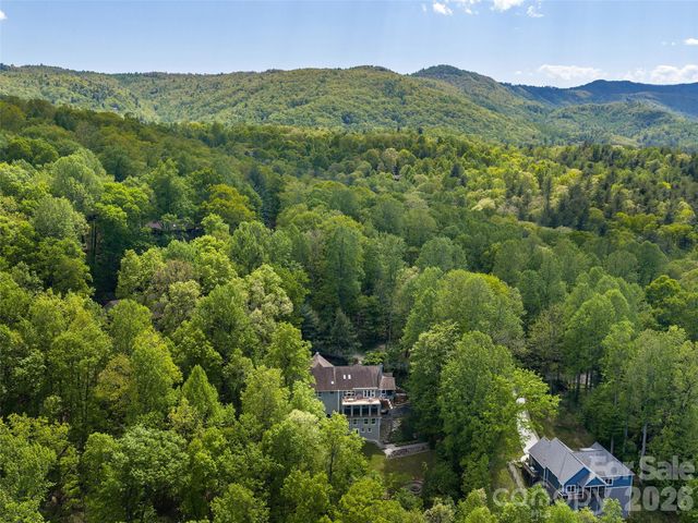 126 Stonebridge Drive, Hendersonville, NC 28739