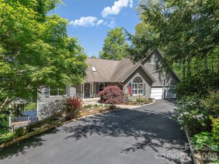 126 Stonebridge Drive, Hendersonville, NC 28739