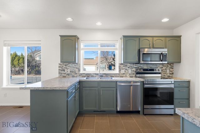 171 Meadow Brook Lane, Belgrade, MT 59714