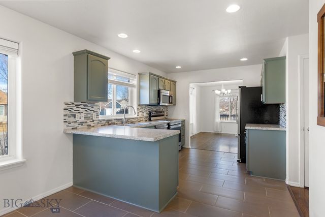 171 Meadow Brook Lane, Belgrade, MT 59714