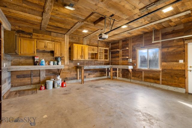 171 Meadow Brook Lane, Belgrade, MT 59714