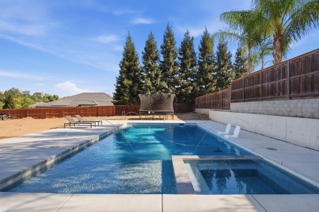 10925 Goldsborough Cir, Oakdale, CA 95361