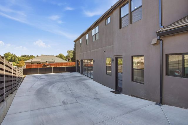 10925 Goldsborough Cir, Oakdale, CA 95361