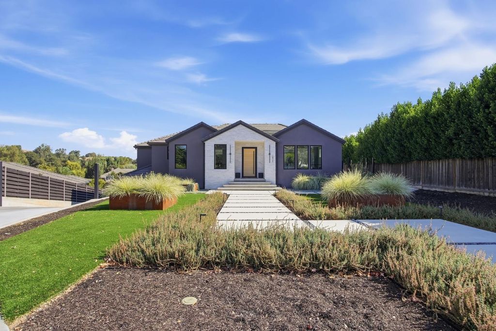 10925 Goldsborough Cir, Oakdale, CA 95361