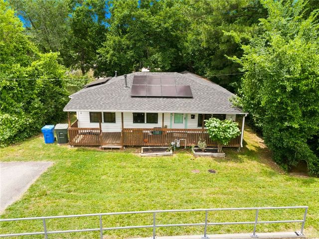 1505 N Garland Avenue, Fayetteville, AR 72703