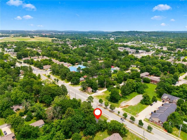 1505 N Garland Avenue, Fayetteville, AR 72703