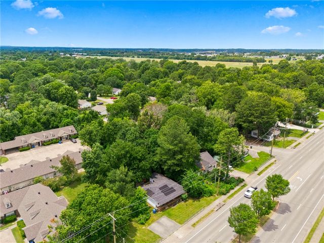 1505 N Garland Avenue, Fayetteville, AR 72703