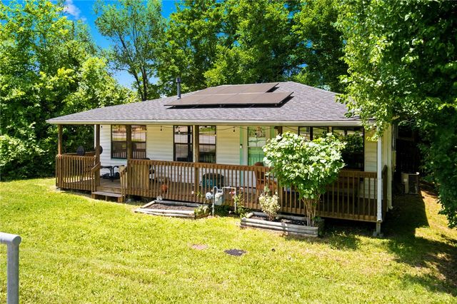 1505 N Garland Avenue, Fayetteville, AR 72703