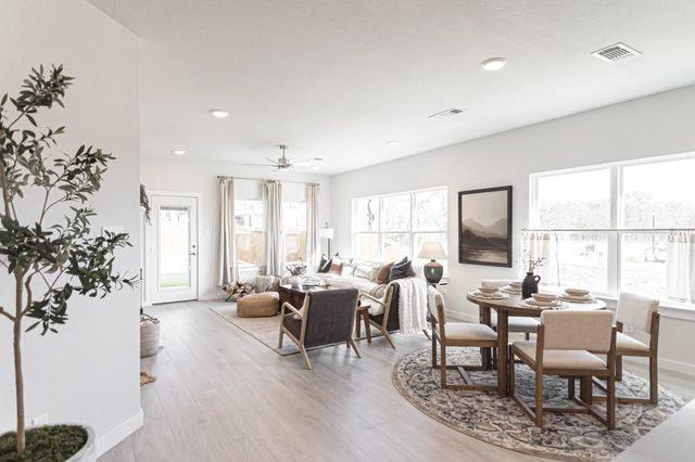 1102 Alexander Street, Trenton, TX 75490