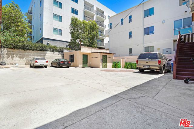 7139 Hawthorn Avenue 3, Los Angeles, CA 90046