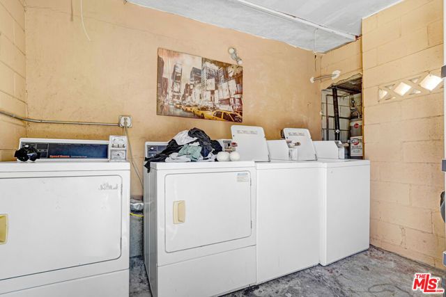 7139 Hawthorn Avenue 3, Los Angeles, CA 90046