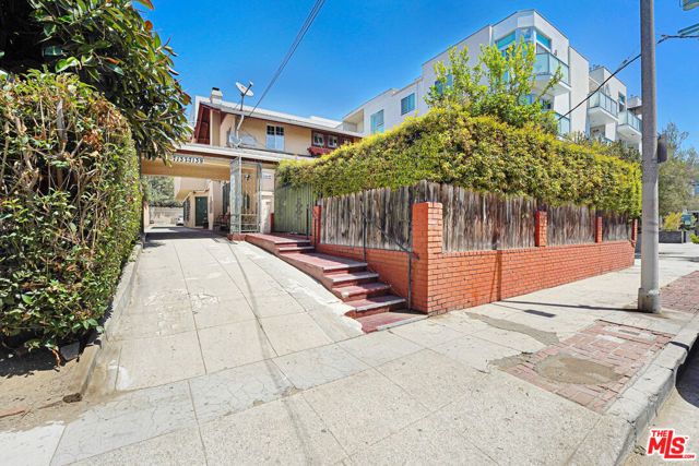 7139 Hawthorn Avenue 3, Los Angeles, CA 90046
