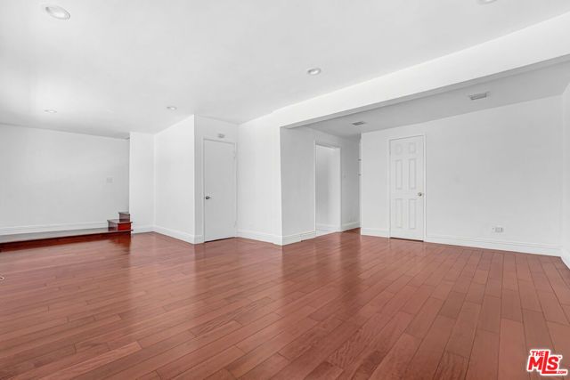 7139 Hawthorn Avenue 3, Los Angeles, CA 90046