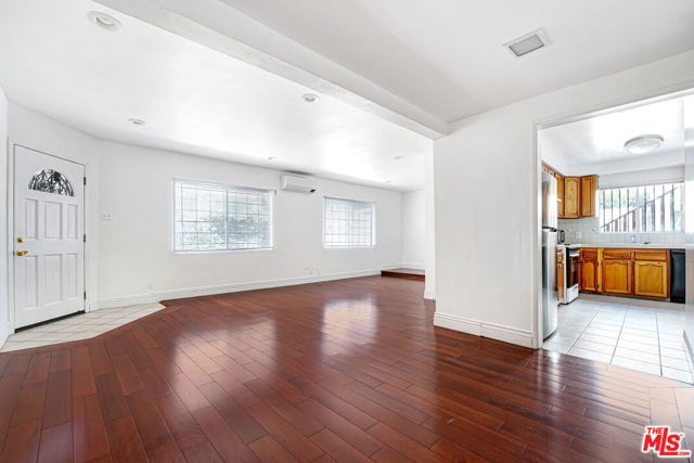 7139 Hawthorn Avenue 3, Los Angeles, CA 90046