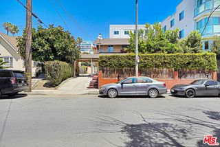 7139 Hawthorn Avenue 3, Los Angeles, CA 90046