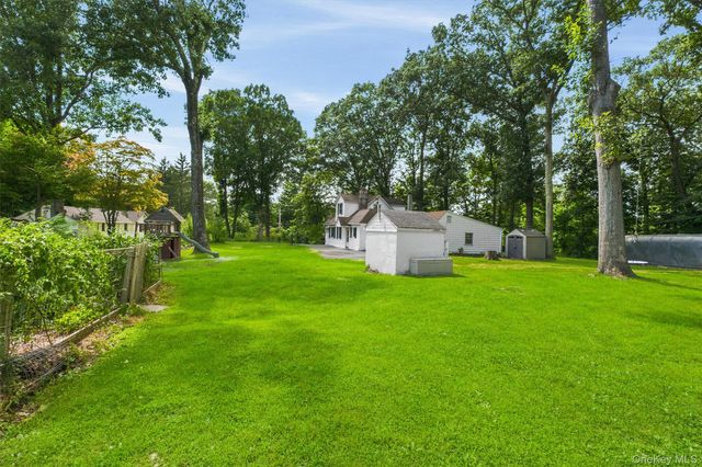 28 Mahopac Avenue, Amawalk, NY 10501