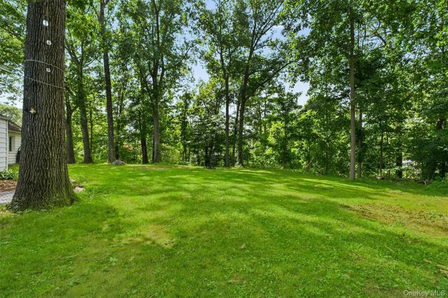 28 Mahopac Avenue, Amawalk, NY 10501