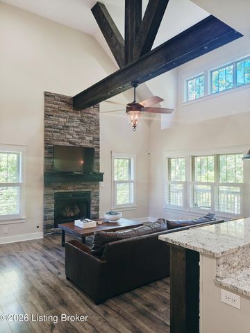 2003 Wooded Oak Ln, Crestwood, KY 40014