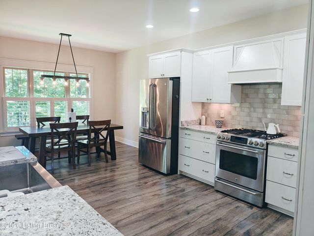 2003 Wooded Oak Ln, Crestwood, KY 40014