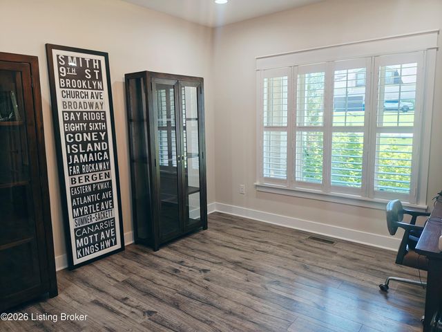 2003 Wooded Oak Ln, Crestwood, KY 40014