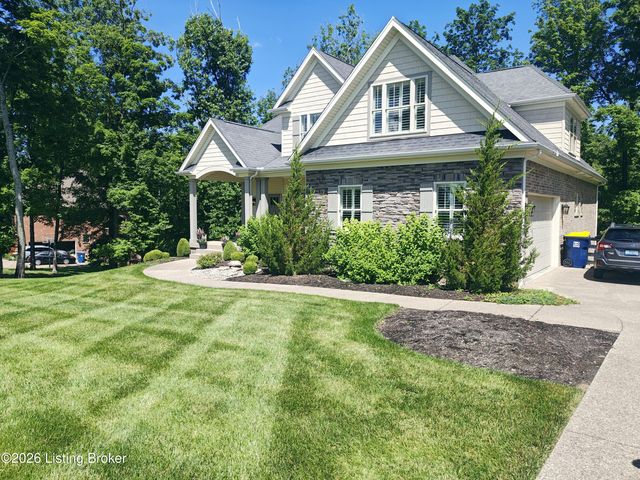 2003 Wooded Oak Ln, Crestwood, KY 40014