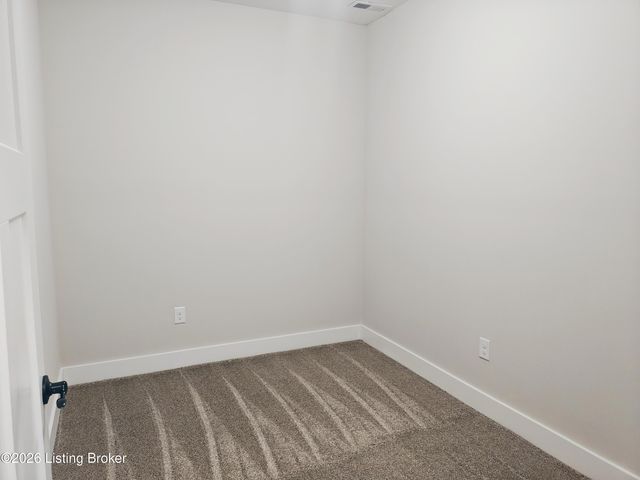 2003 Wooded Oak Ln, Crestwood, KY 40014