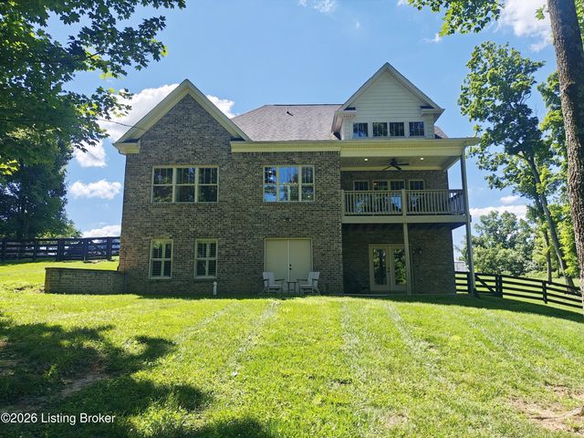 2003 Wooded Oak Ln, Crestwood, KY 40014