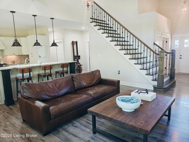 2003 Wooded Oak Ln, Crestwood, KY 40014