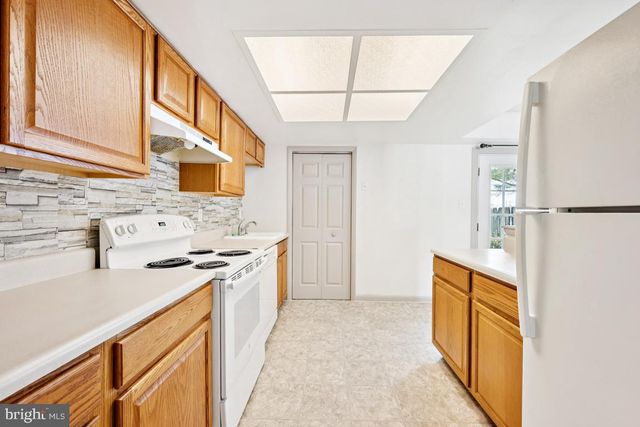 184 ROCKLAND DR, Willingboro, NJ 08046