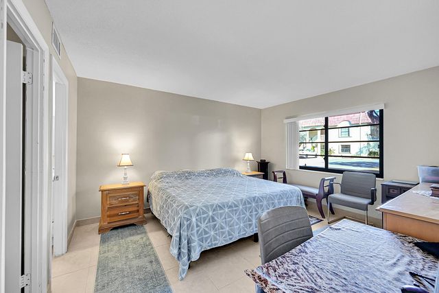 138 S Cypress Road 214, Pompano Beach, FL 33060