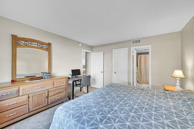 138 S Cypress Road 214, Pompano Beach, FL 33060