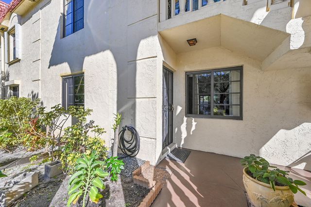 138 S Cypress Road 214, Pompano Beach, FL 33060