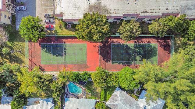 138 S Cypress Road 214, Pompano Beach, FL 33060