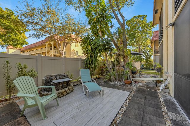 138 S Cypress Road 214, Pompano Beach, FL 33060