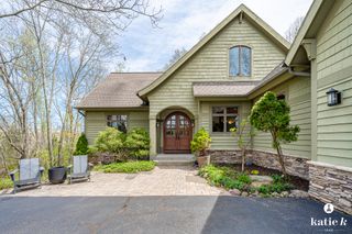 9100 Twin Oaks Lane Ne, Ada Twp, MI 49301