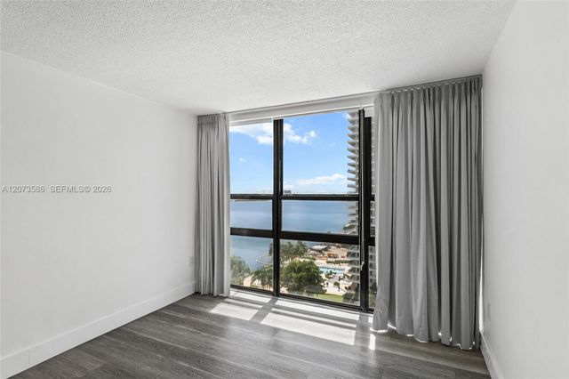 600 NE 36th Street 1404, Miami, FL 33137