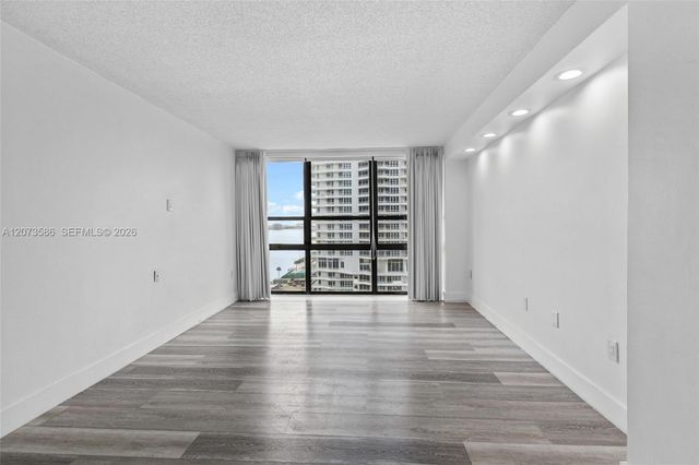 600 NE 36th Street 1404, Miami, FL 33137