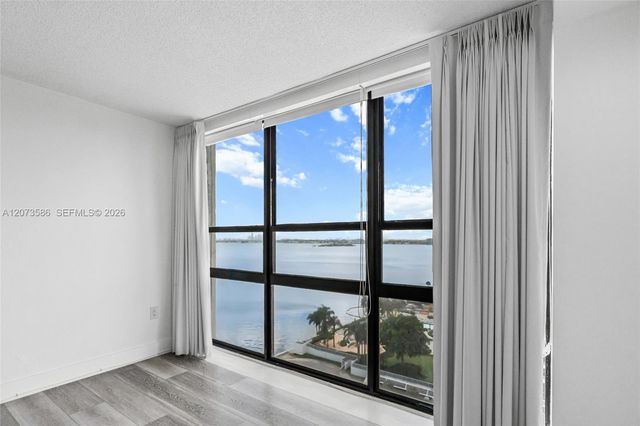 600 NE 36th Street 1404, Miami, FL 33137