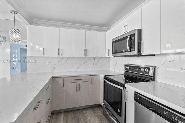 600 NE 36th Street 1404, Miami, FL 33137