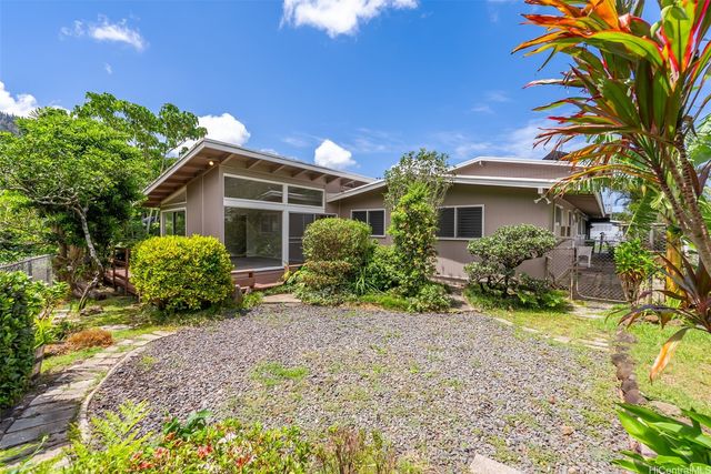 3183 Poelua Place, Honolulu, HI 96822