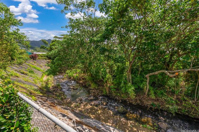3183 Poelua Place, Honolulu, HI 96822
