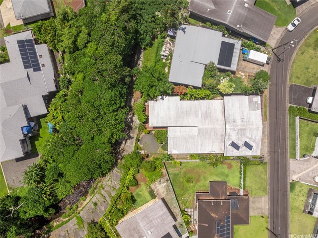 3183 Poelua Place, Honolulu, HI 96822