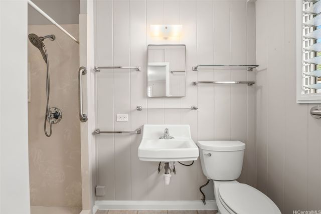 3183 Poelua Place, Honolulu, HI 96822