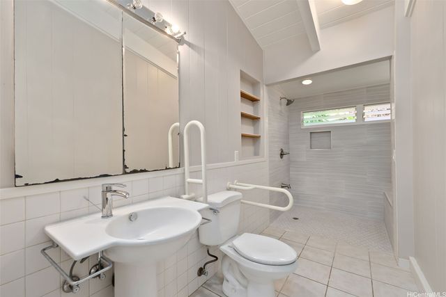 3183 Poelua Place, Honolulu, HI 96822