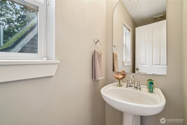 1543 NW 51st Street, Seattle, WA 98107